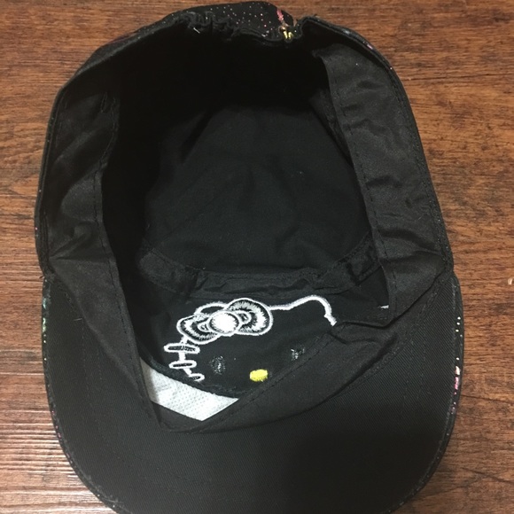 Hello kitty hat - Picture 3 of 4